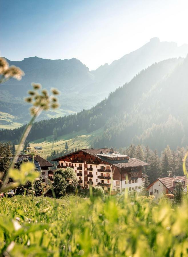 Hotel Dolomiti La Villa (Trentino Alto Adige) Exterior foto